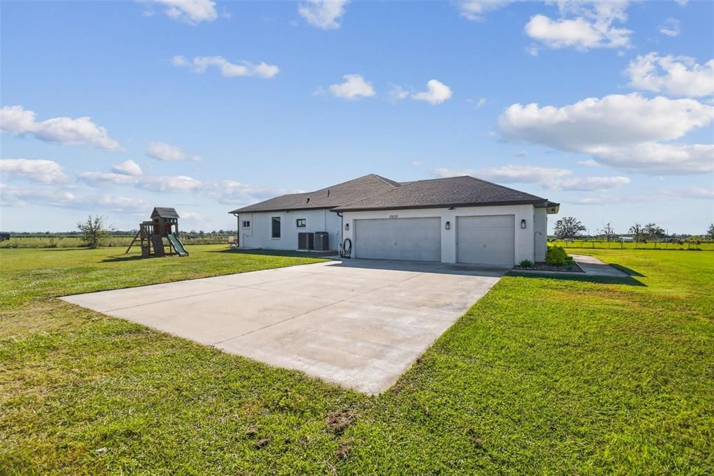 For Sale: $1,289,900 (4 beds, 3 baths, 2625 Square Feet)