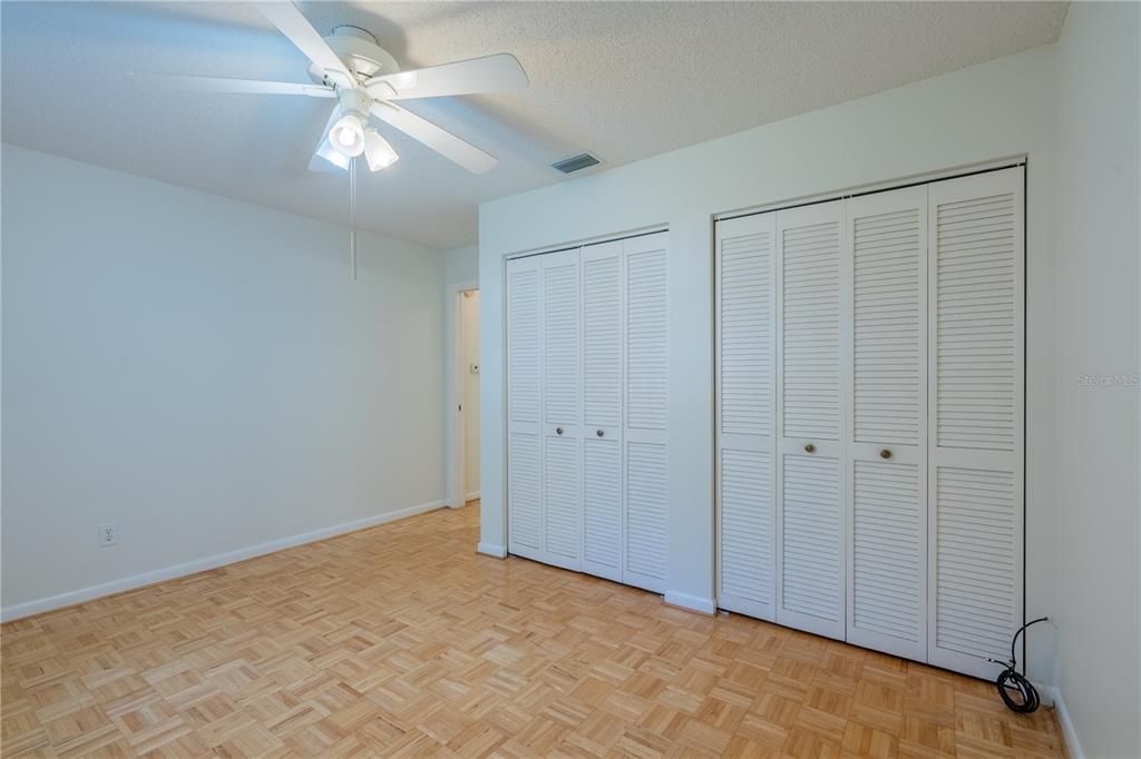 For Sale: $159,000 (2 beds, 2 baths, 1059 Square Feet)