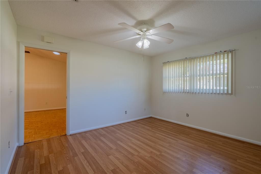 For Sale: $159,000 (2 beds, 2 baths, 1059 Square Feet)