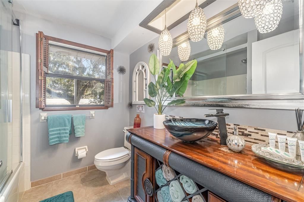 На продажу: $349,000 (2 спален, 2 ванн, 970 Квадратных фут)