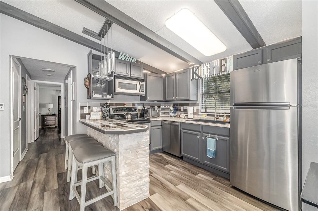 На продажу: $349,000 (2 спален, 2 ванн, 970 Квадратных фут)