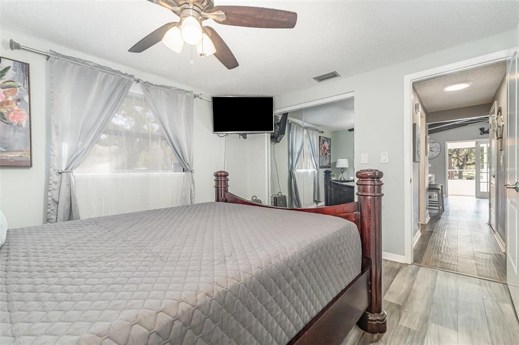 На продажу: $349,000 (2 спален, 2 ванн, 970 Квадратных фут)