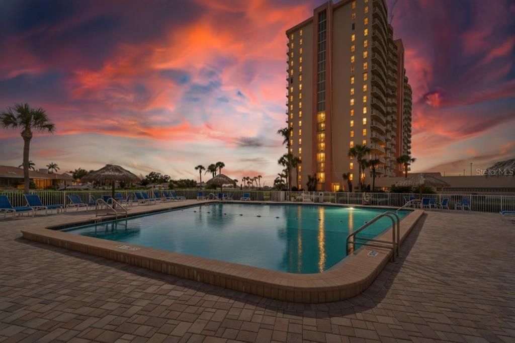 For Sale: $238,000 (1 beds, 1 baths, 745 Square Feet)