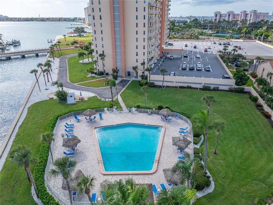 For Sale: $238,000 (1 beds, 1 baths, 745 Square Feet)