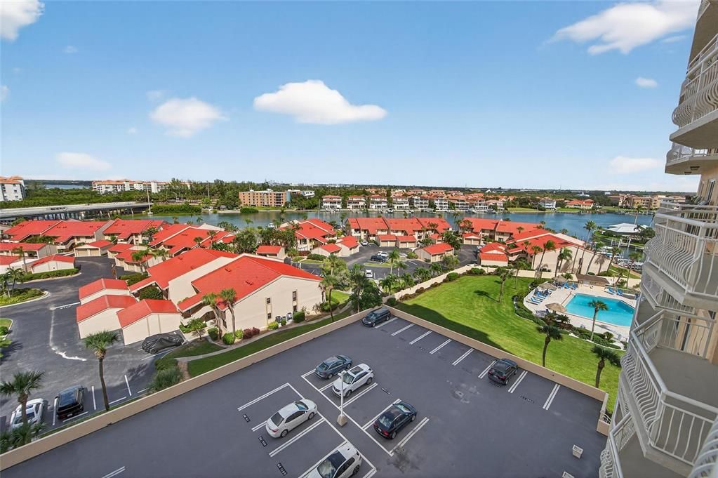 For Sale: $238,000 (1 beds, 1 baths, 745 Square Feet)