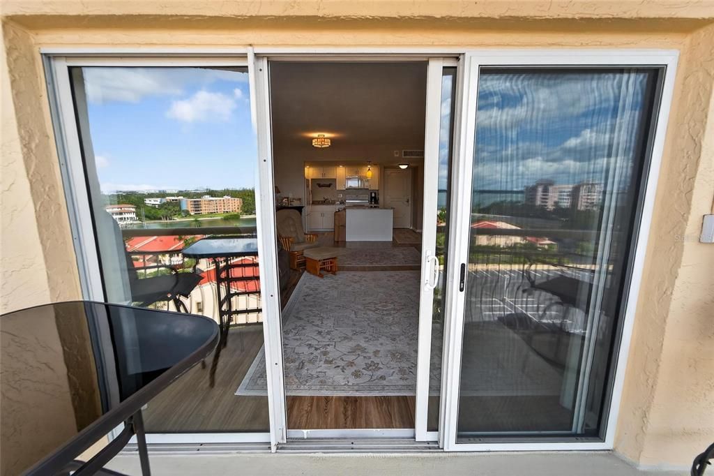 For Sale: $238,000 (1 beds, 1 baths, 745 Square Feet)