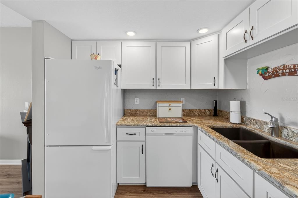 For Sale: $238,000 (1 beds, 1 baths, 745 Square Feet)