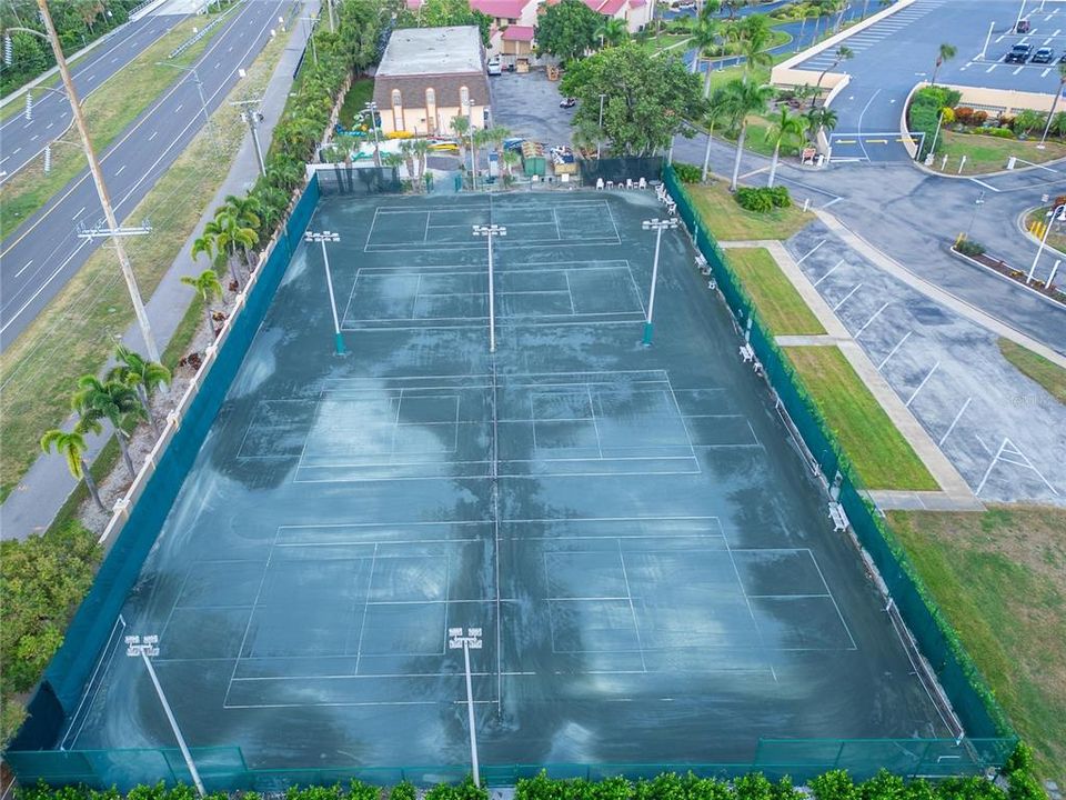 For Sale: $238,000 (1 beds, 1 baths, 745 Square Feet)