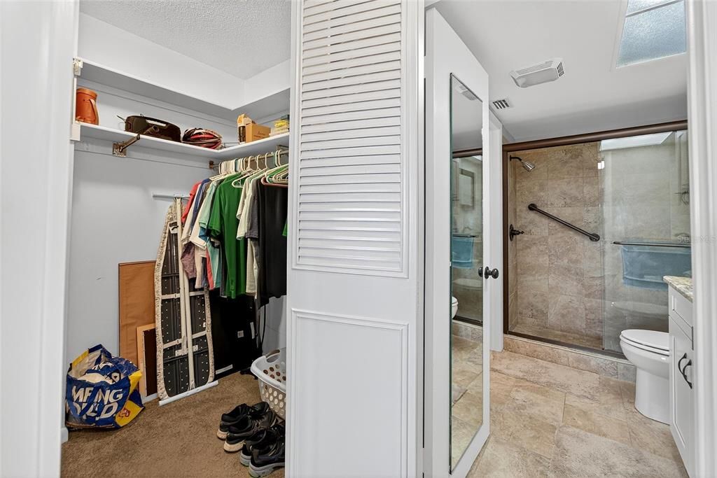 For Sale: $238,000 (1 beds, 1 baths, 745 Square Feet)