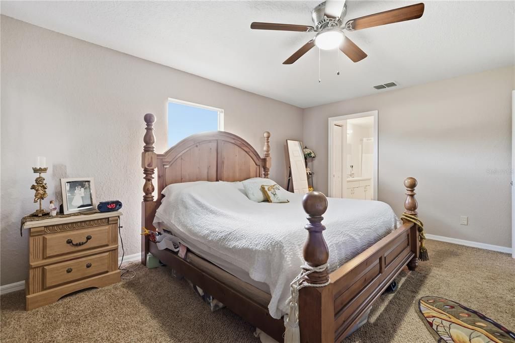 Active With Contract: $245,000 (3 beds, 2 baths, 1548 Square Feet)