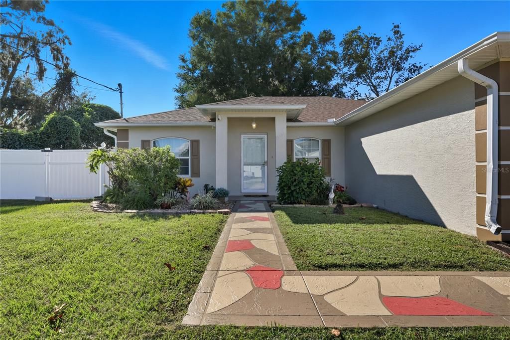 Active With Contract: $245,000 (3 beds, 2 baths, 1548 Square Feet)