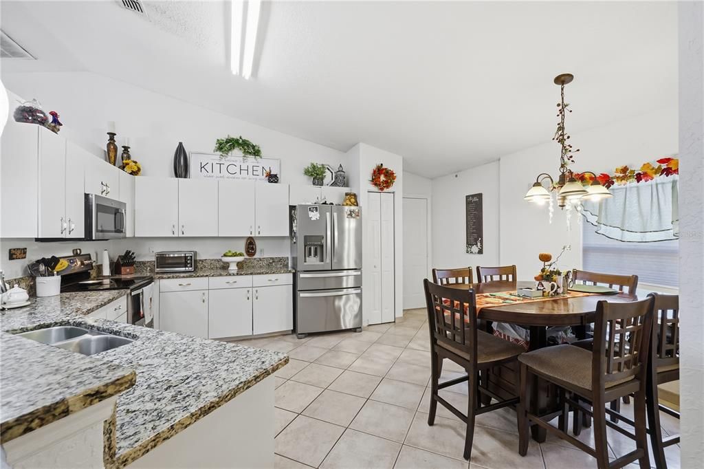 Active With Contract: $245,000 (3 beds, 2 baths, 1548 Square Feet)