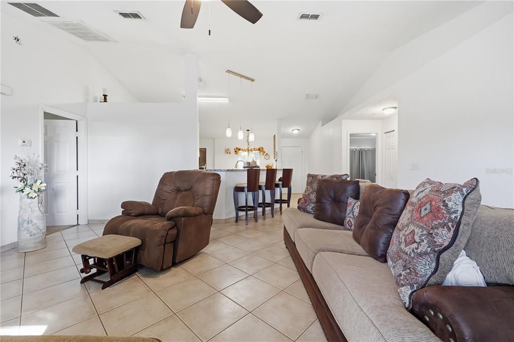 Active With Contract: $245,000 (3 beds, 2 baths, 1548 Square Feet)