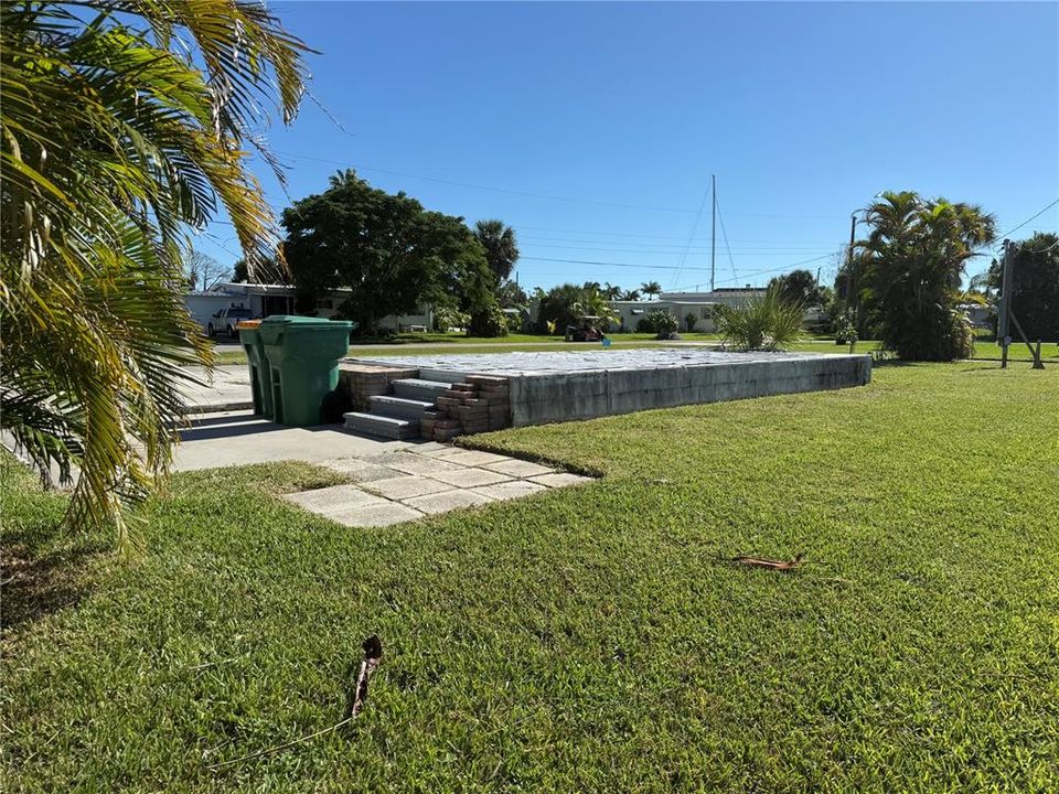 Active With Contract: $159,000 (0.35 acres)