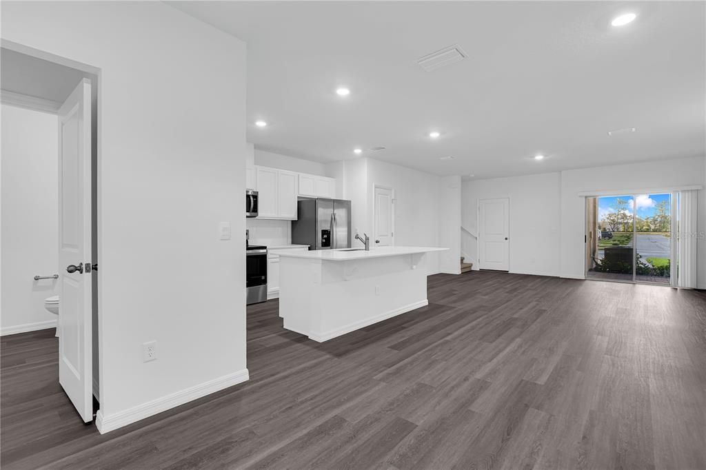 Под контрактом: $2,700 (3 спален, 2 ванн, 1817 Квадратных фут)