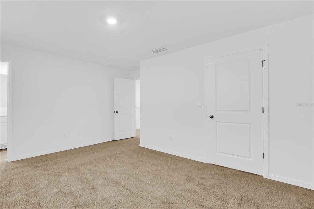 Под контрактом: $2,700 (3 спален, 2 ванн, 1817 Квадратных фут)