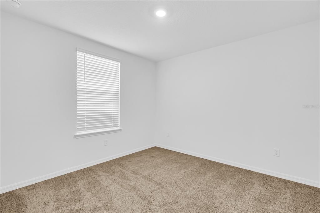 Под контрактом: $2,700 (3 спален, 2 ванн, 1817 Квадратных фут)