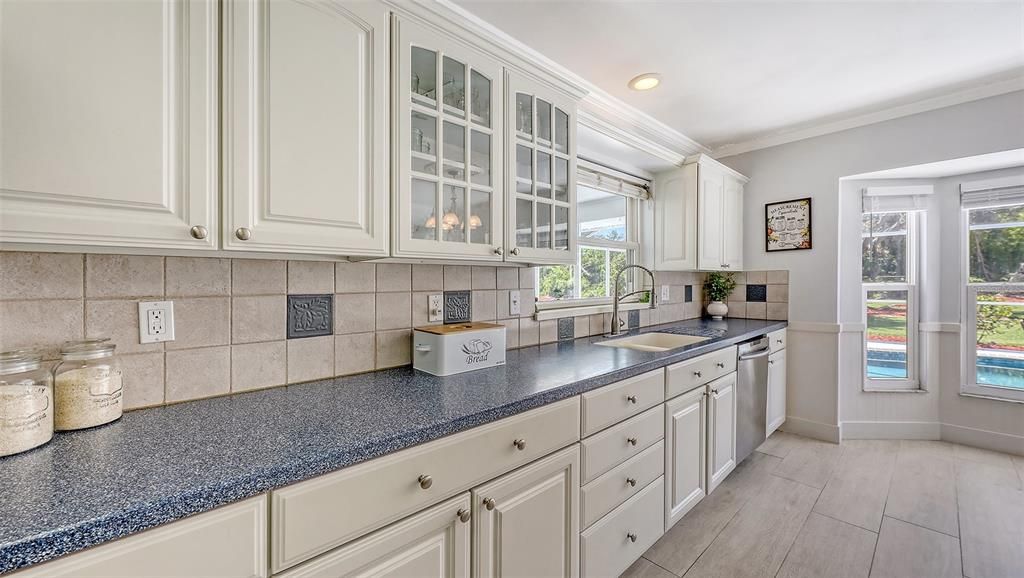 Active With Contract: $750,000 (4 beds, 2 baths, 2092 Square Feet)