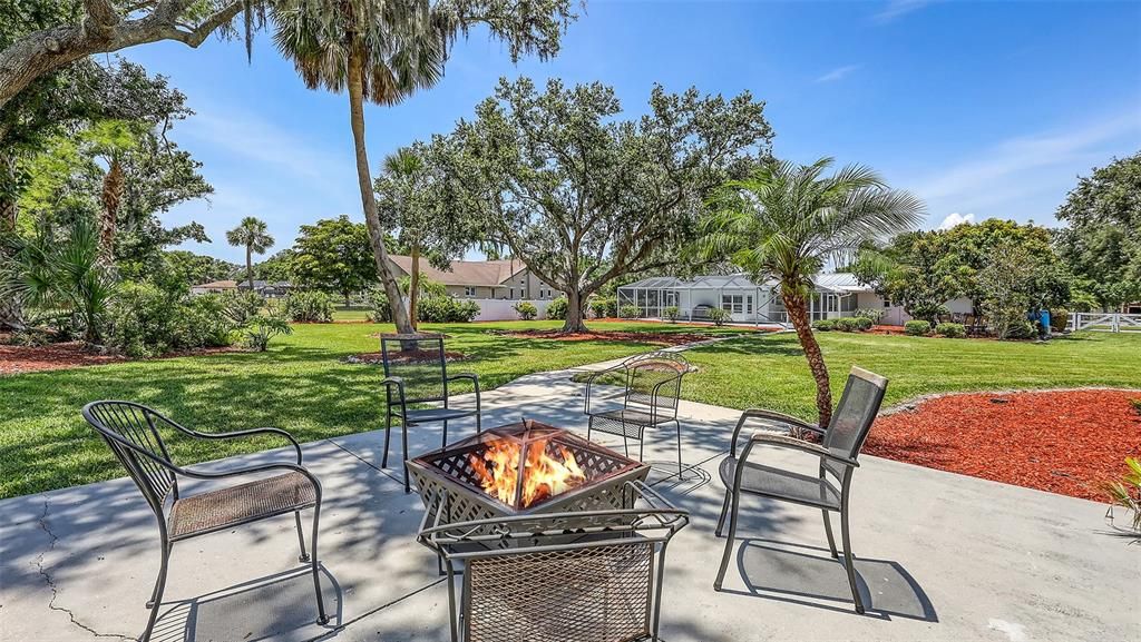 Active With Contract: $750,000 (4 beds, 2 baths, 2092 Square Feet)