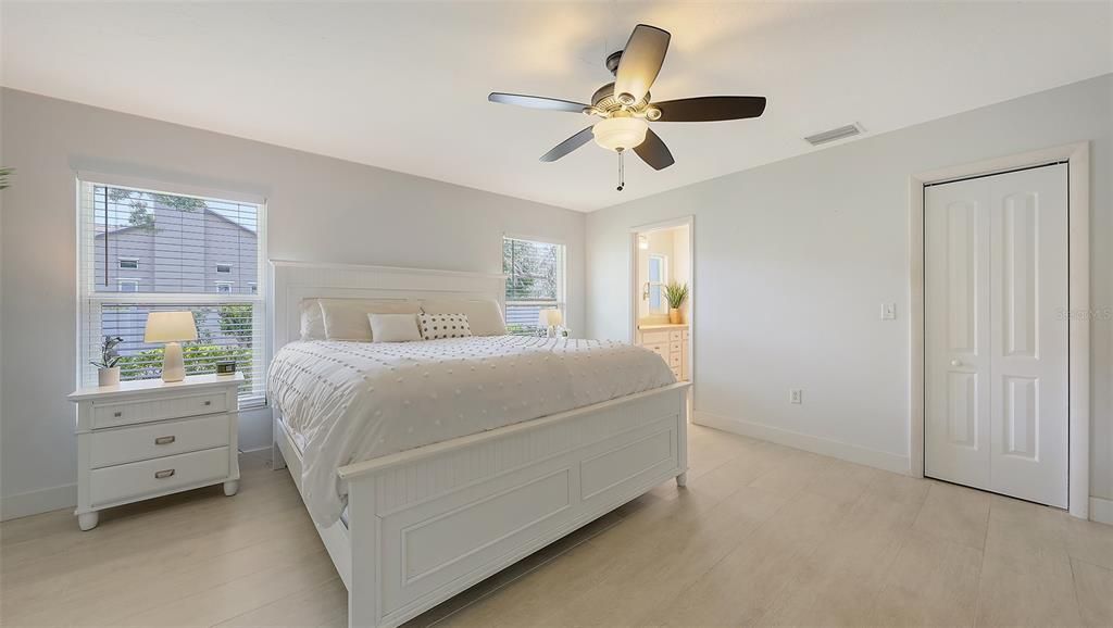 Active With Contract: $750,000 (4 beds, 2 baths, 2092 Square Feet)