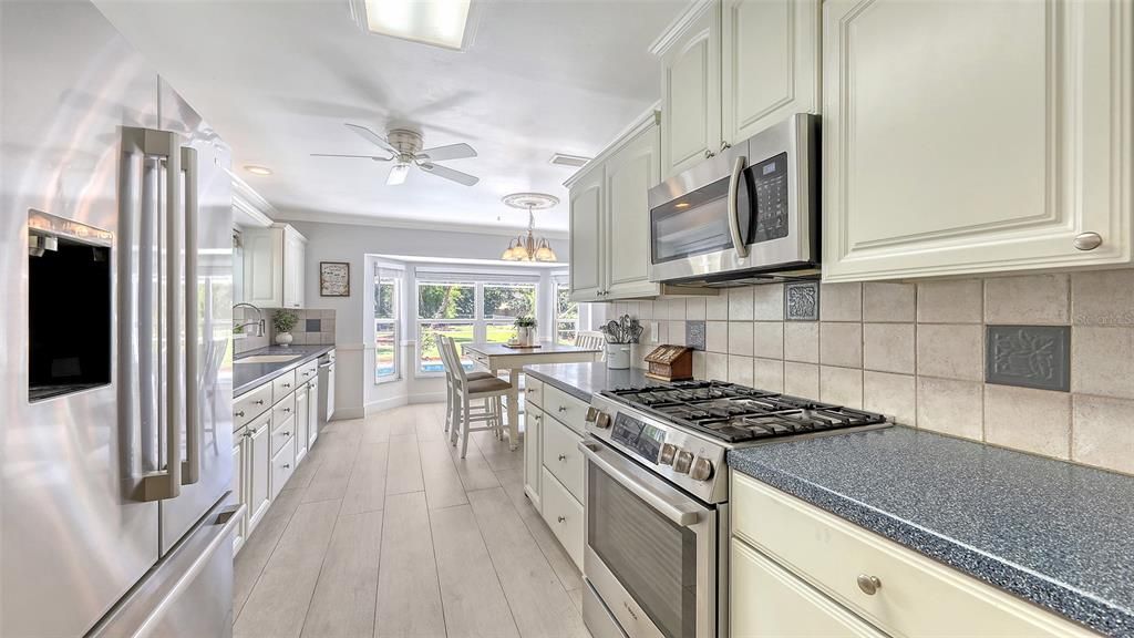 Active With Contract: $750,000 (4 beds, 2 baths, 2092 Square Feet)