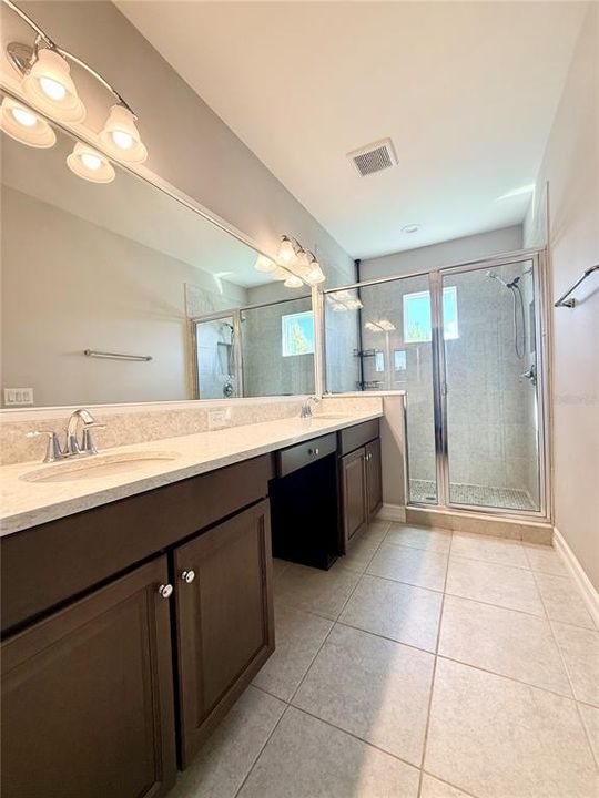 出租: $2,450 (3 贝兹, 2 浴室, 1816 平方英尺)