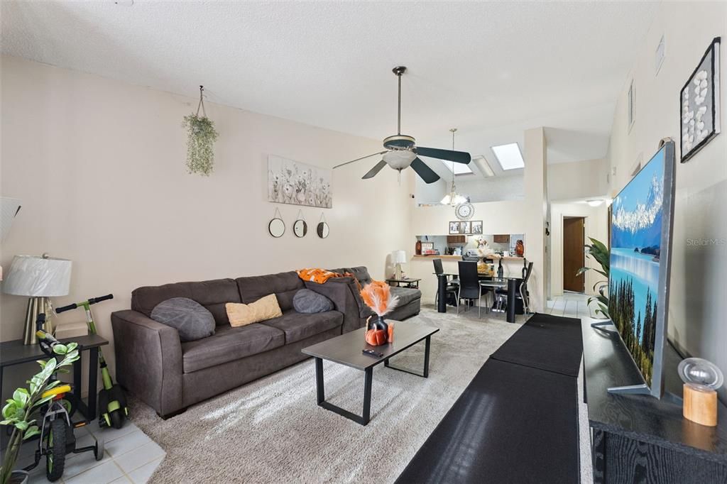 For Sale: $162,000 (3 beds, 2 baths, 956 Square Feet)