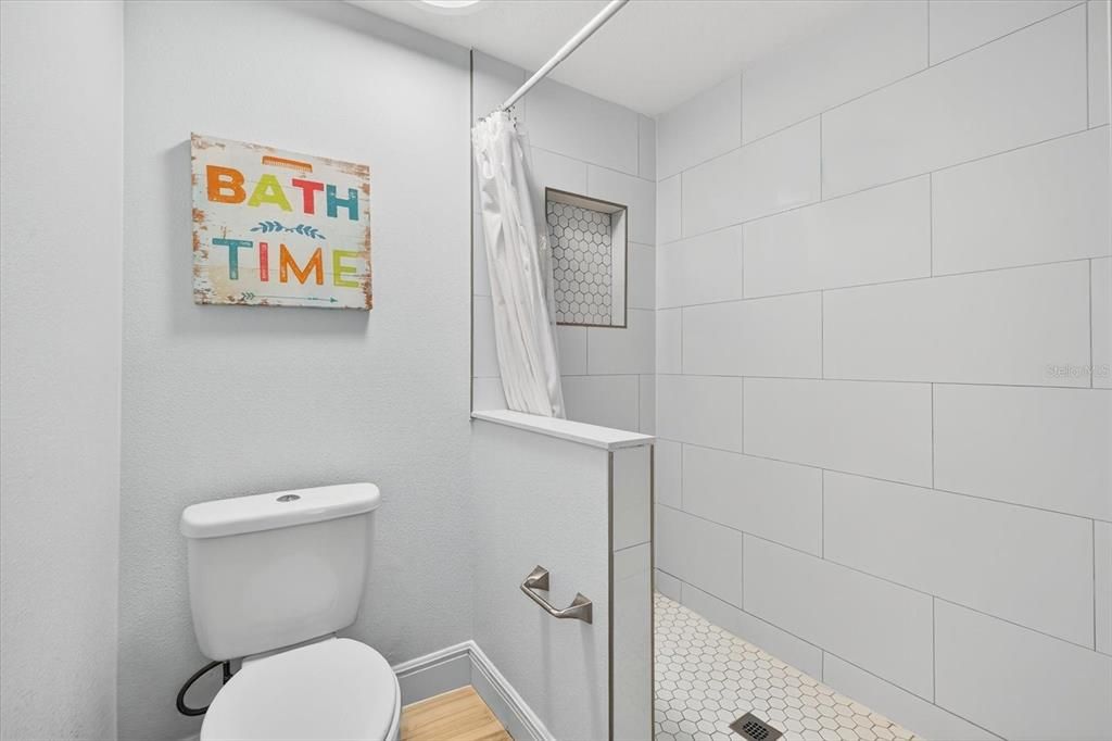 For Rent: $3,500 (3 beds, 3 baths, 2000 Square Feet)