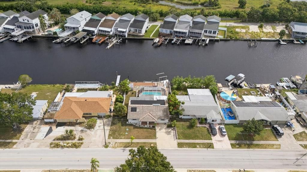 For Rent: $3,500 (3 beds, 3 baths, 2000 Square Feet)