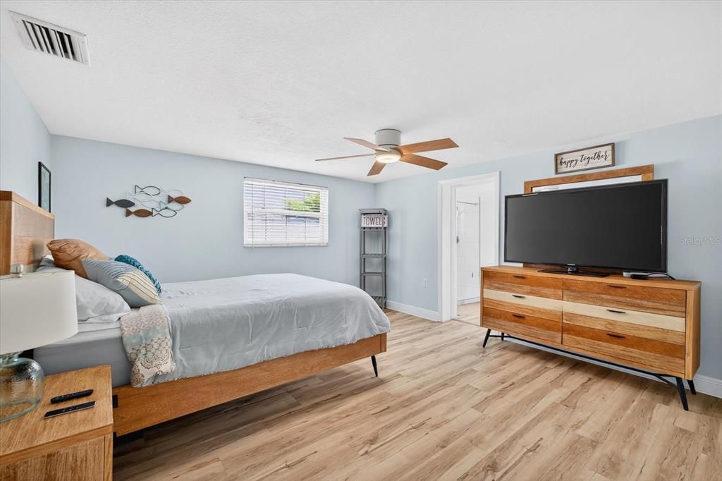 For Rent: $3,500 (3 beds, 3 baths, 2000 Square Feet)