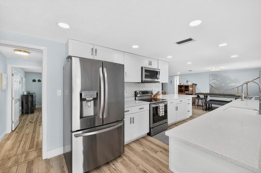 For Rent: $3,500 (3 beds, 3 baths, 2000 Square Feet)