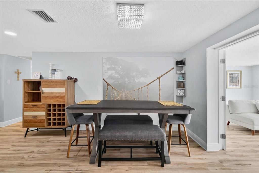 For Rent: $3,500 (3 beds, 3 baths, 2000 Square Feet)