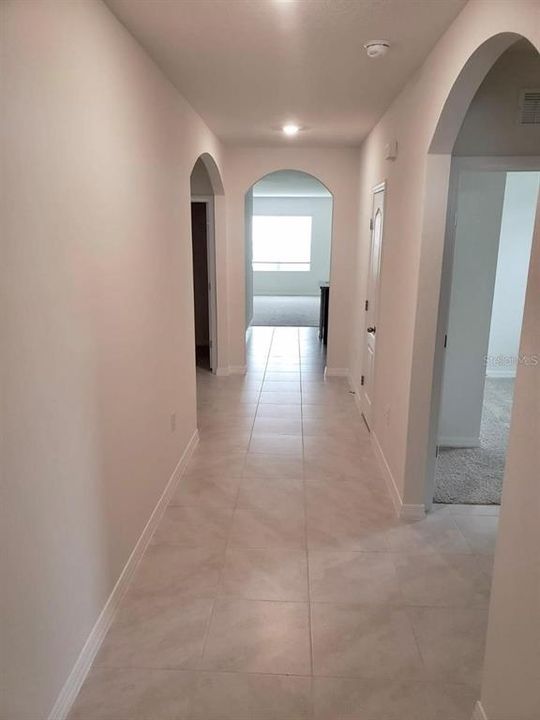 For Rent: $2,300 (4 beds, 2 baths, 1867 Square Feet)