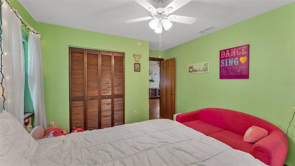 For Sale: $395,000 (3 beds, 2 baths, 1368 Square Feet)