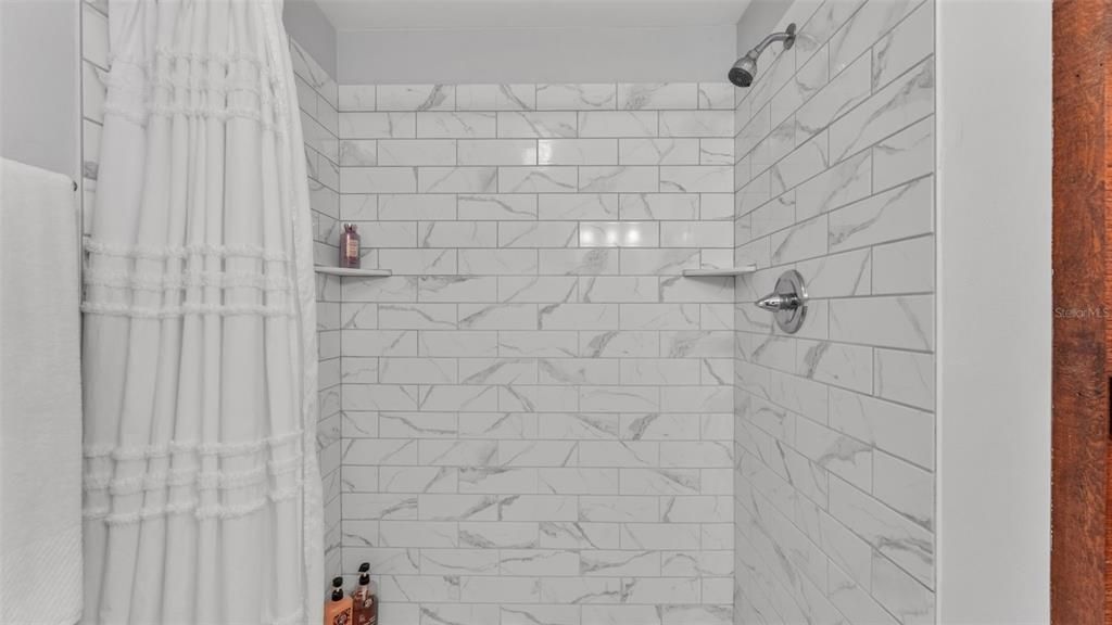 For Sale: $395,000 (3 beds, 2 baths, 1368 Square Feet)