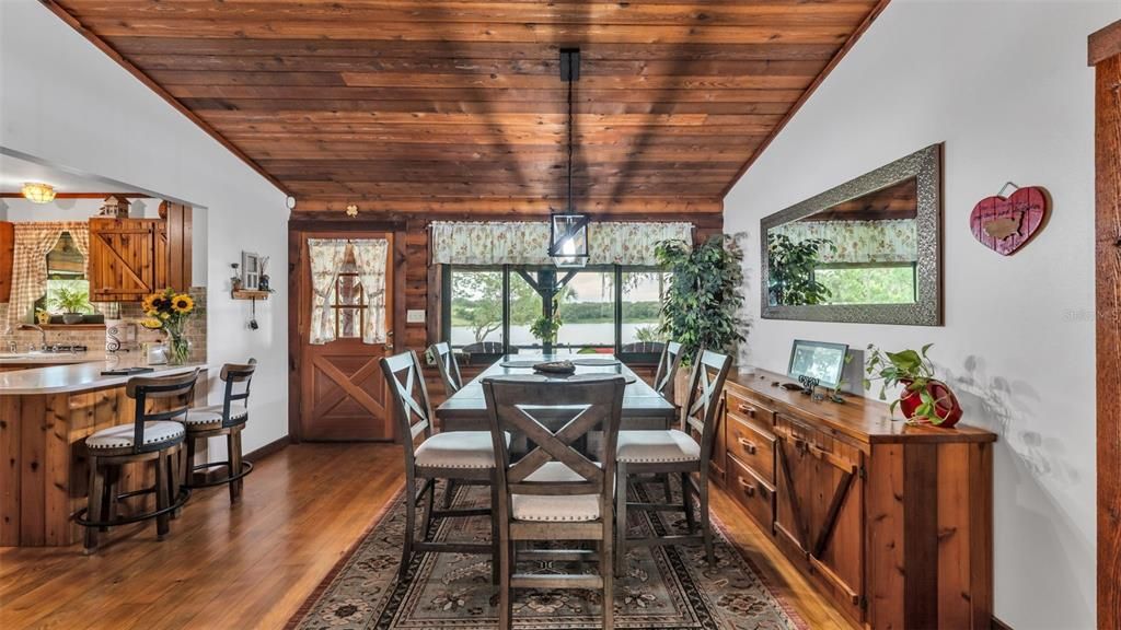 For Sale: $395,000 (3 beds, 2 baths, 1368 Square Feet)