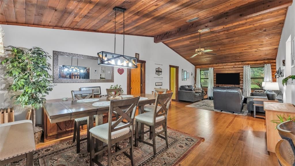 For Sale: $395,000 (3 beds, 2 baths, 1368 Square Feet)