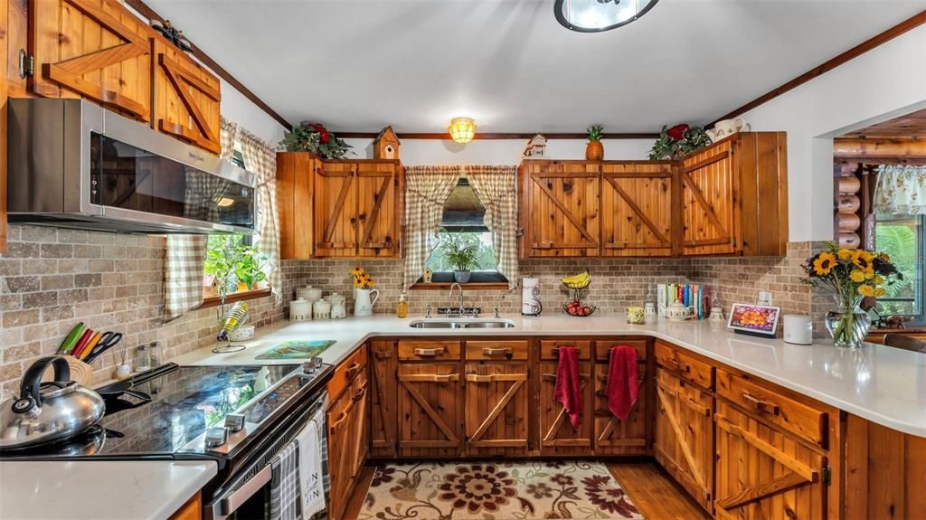 For Sale: $395,000 (3 beds, 2 baths, 1368 Square Feet)