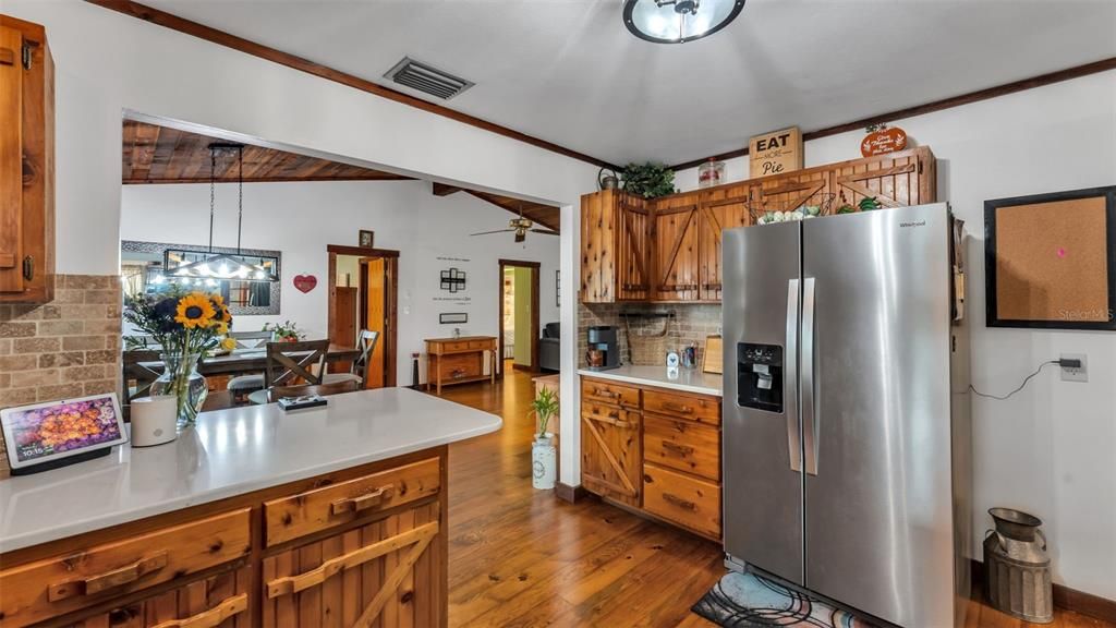 For Sale: $395,000 (3 beds, 2 baths, 1368 Square Feet)