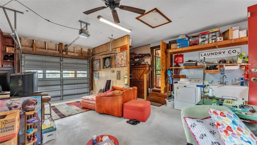 For Sale: $395,000 (3 beds, 2 baths, 1368 Square Feet)