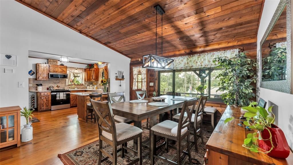 For Sale: $395,000 (3 beds, 2 baths, 1368 Square Feet)