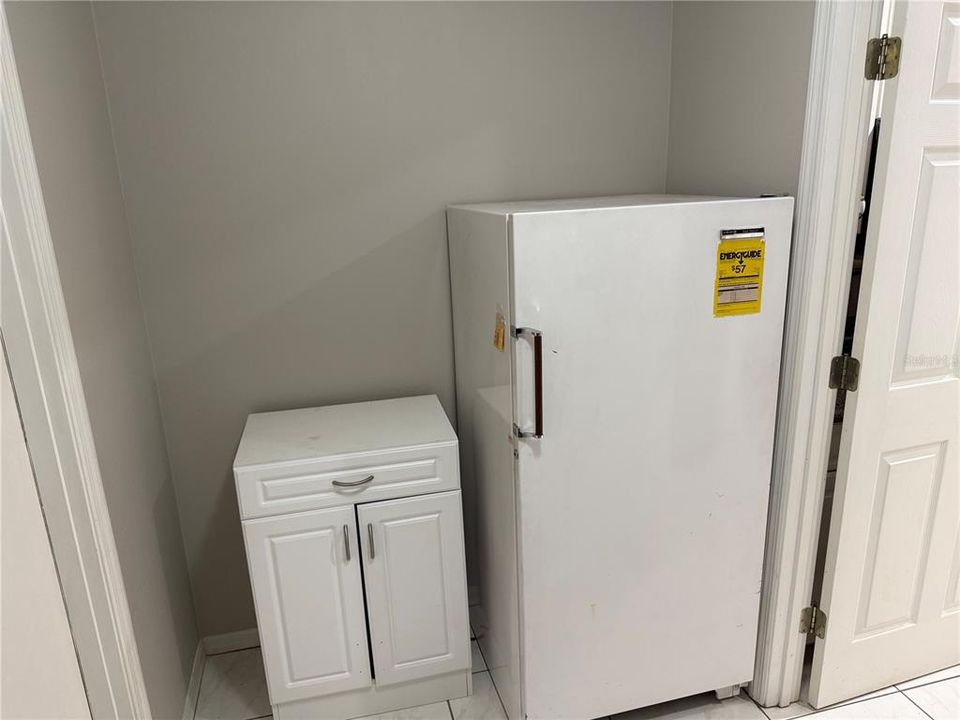 合同活跃: $194,900 (2 贝兹, 2 浴室, 1331 平方英尺)