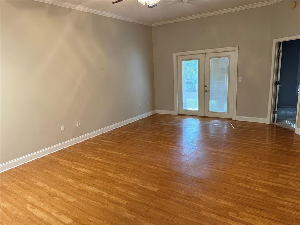 合同活跃: $194,900 (2 贝兹, 2 浴室, 1331 平方英尺)