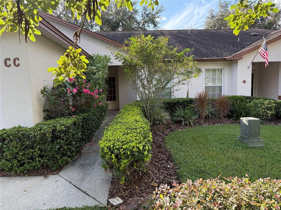 合同活跃: $194,900 (2 贝兹, 2 浴室, 1331 平方英尺)