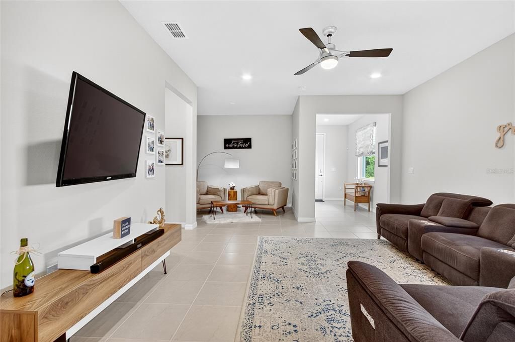 For Sale: $465,000 (3 beds, 2 baths, 1554 Square Feet)