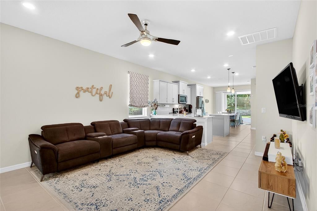 For Sale: $465,000 (3 beds, 2 baths, 1554 Square Feet)