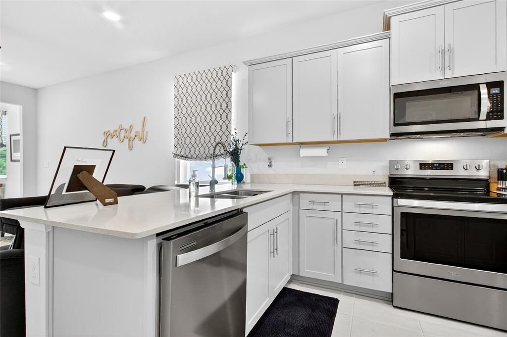 For Sale: $465,000 (3 beds, 2 baths, 1554 Square Feet)