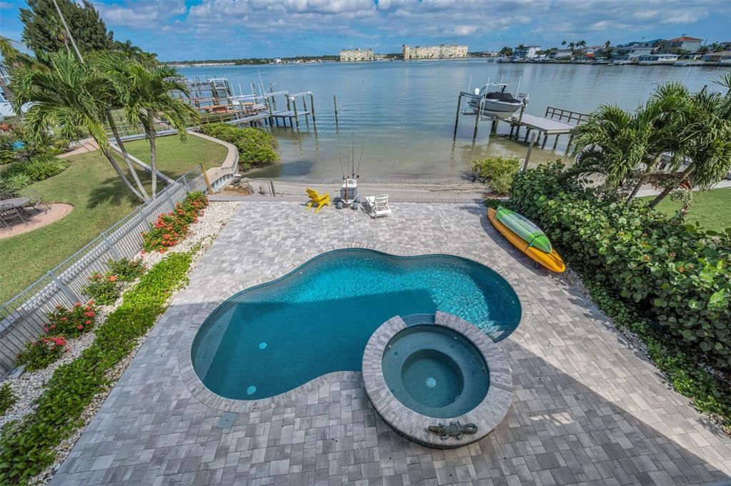 For Sale: $2,250,000 (2 beds, 2 baths, 2281 Square Feet)