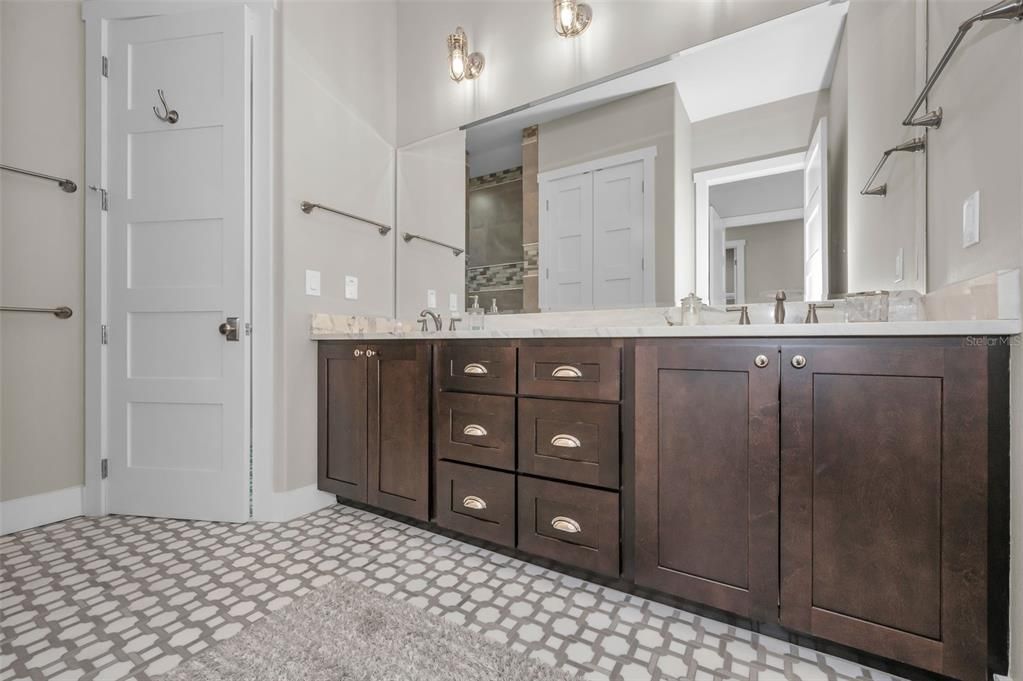 For Sale: $2,250,000 (2 beds, 2 baths, 2281 Square Feet)