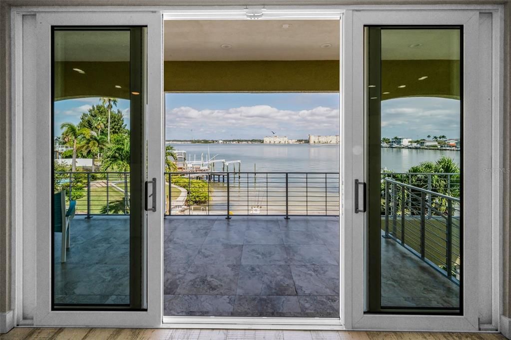 For Sale: $2,250,000 (2 beds, 2 baths, 2281 Square Feet)